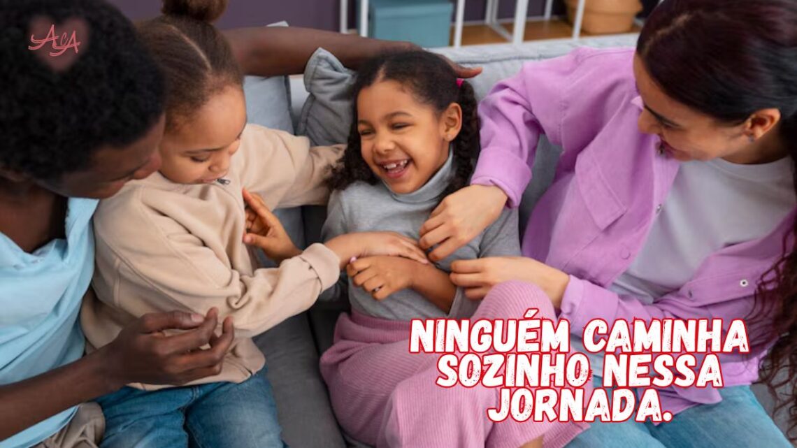 Grupo de pessoas de diversas idades, sorrindo e conversando em um círculo, simbolizando a Importância do Grupo de Apoio à Adoção (GAA) e o suporte mútuo.