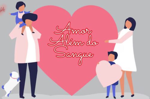 Revelação da Adoção: Família feliz e unida com pais e filho abraçados.